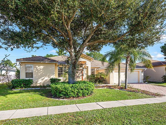 3rd image of 3760 Cypress Lake Drive
