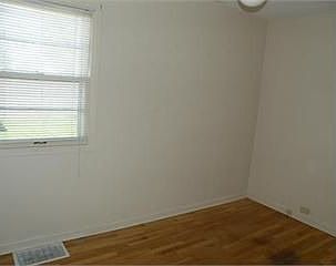 5th image of 2212 Milburn Blvd