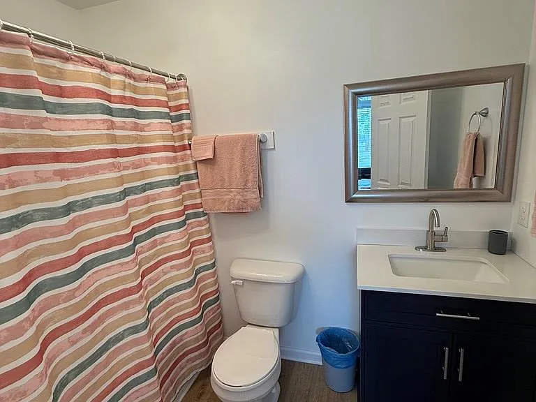512 E Madison St — Photo 15