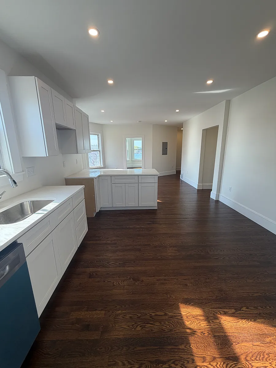 Building Photo - 79 Lake View Ave #3