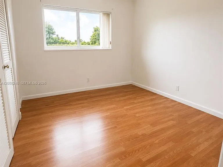 500 E Country Club Cir #7 — Photo 4