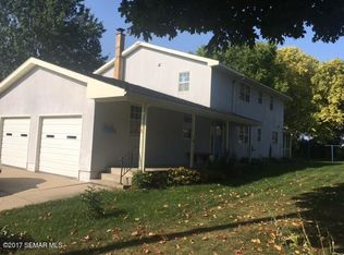 528 S Decorah St, Caledonia, MN 55921