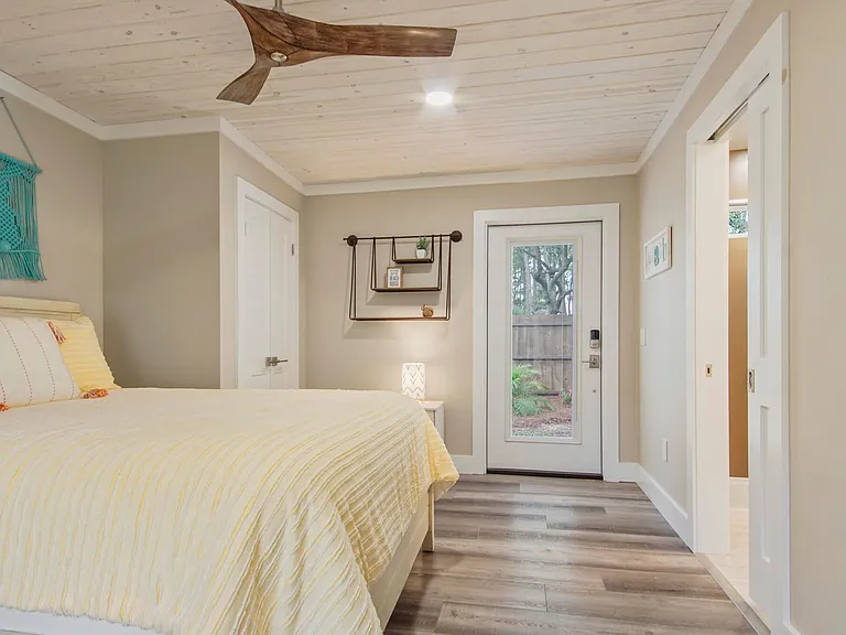 307 Dolphin Dr — Photo 17