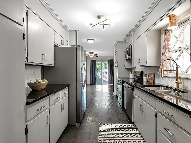 1401 N Stratford Ln — Photo 14