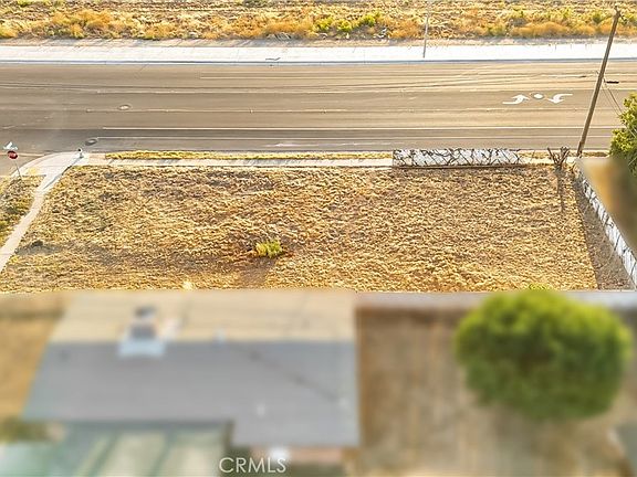 4th image of 903 E Garrett Ave
