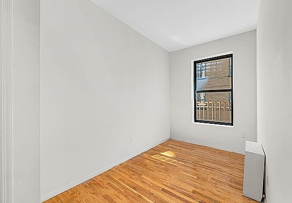 3rd image of 240 W 64th St APT 1B