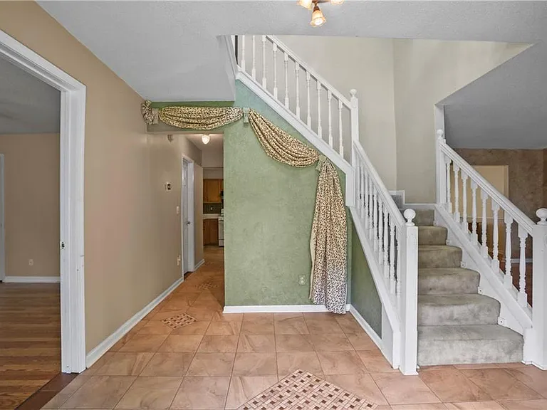 2224 Eagles Nest Cir — Photo 2