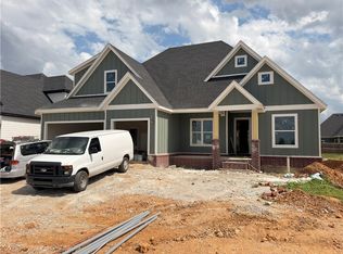 6603 S 60th St, Rogers, AR 72758