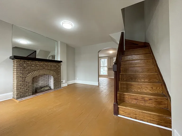 2644 W Lafayette Ave — Photo 4