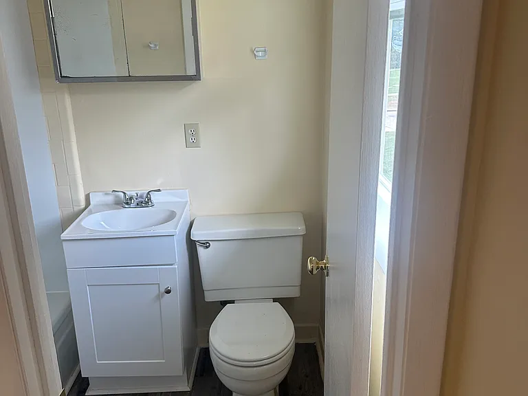 Oak Village Apartments — Photo 5