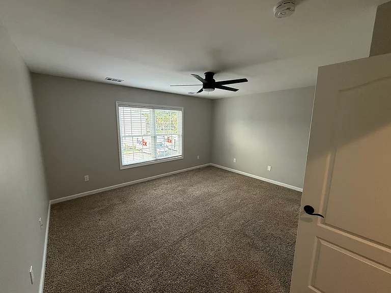1512 E Henry St — Photo 10