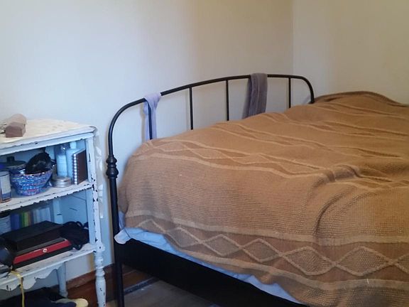 5th image of 939 N Western Ave #2F