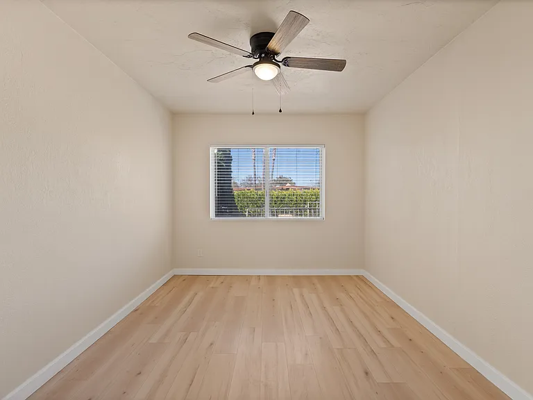 280 S Atlanta Dr — Photo 16