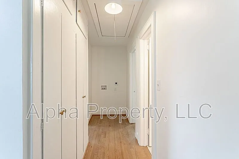 2 bed, 1.0 bath, 725 sqft, $1,400 — Photo 4