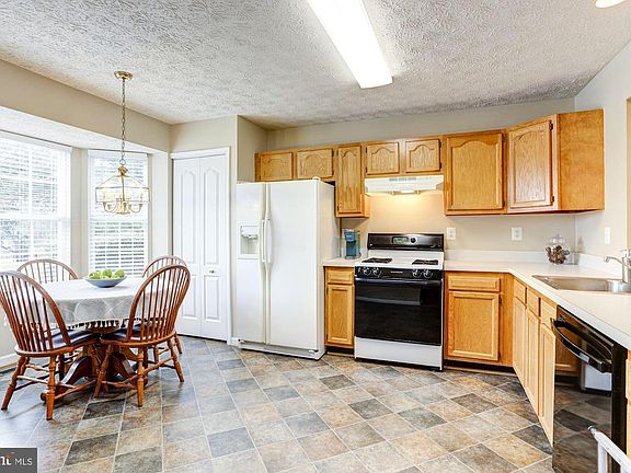 4th image of 3322 Honey Bee Ct