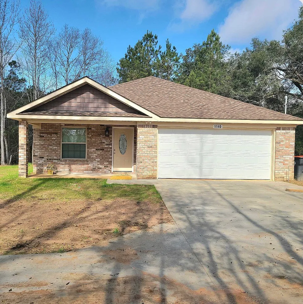 3 bed, 1462 sqft, $1,700 — Photo 1