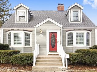 5716 Hillcrest Rd, Downers Grove, IL 60516