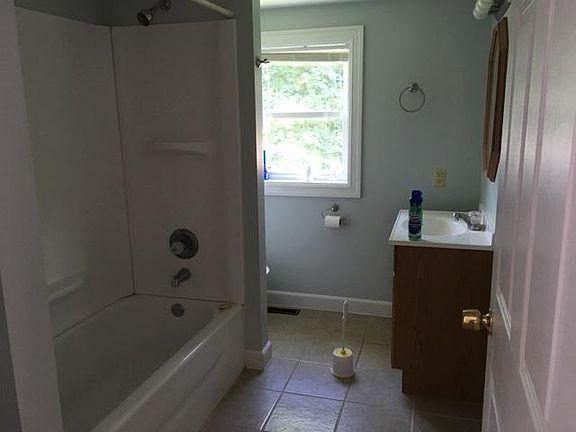 3rd image of 86 Homer Ave