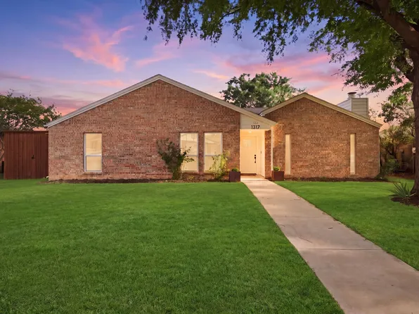 1317 Lark Ln, Lewisville, TX 75077