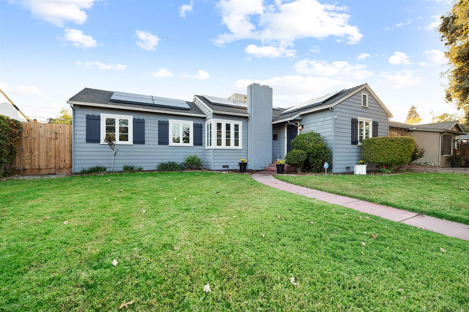 1311 W Noble Ave photo 1