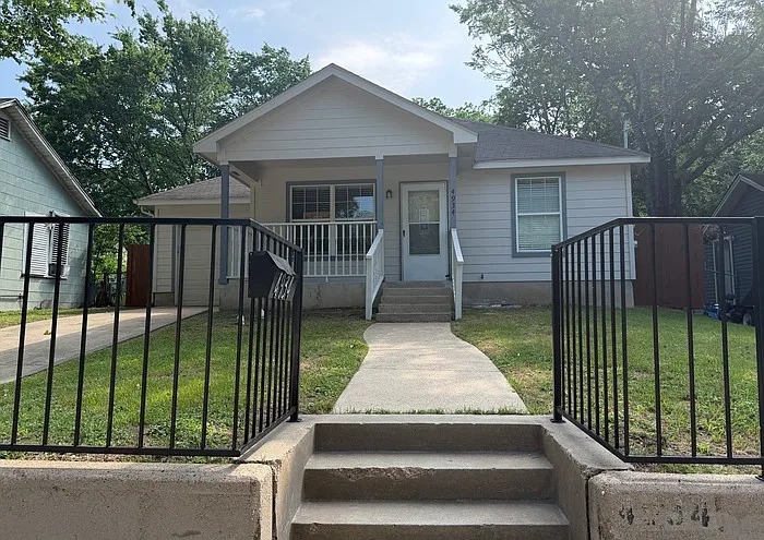 4934 Kildare Ave — Photo 1