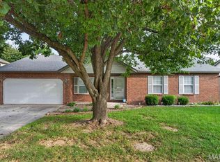 801 Green Haven Dr, Swansea, IL 62226