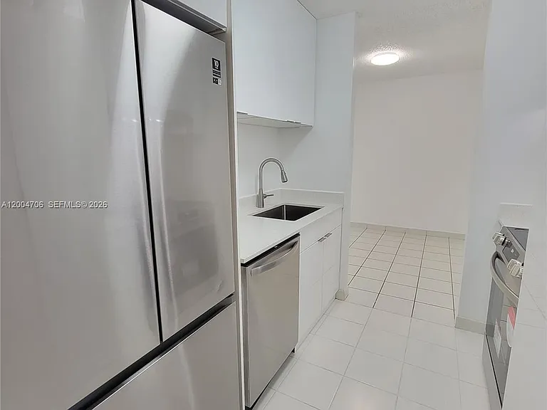 7601 Dickens Ave #402 — Photo 13