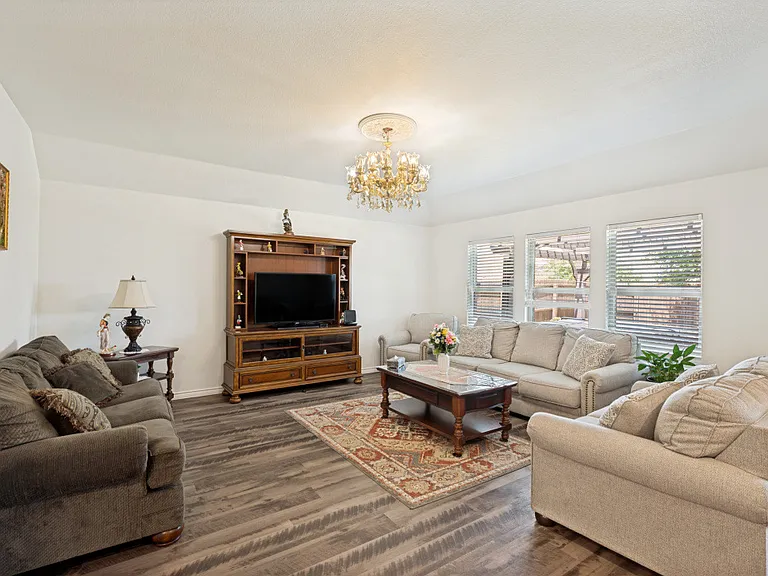 2920 Brazos Dr — Photo 10