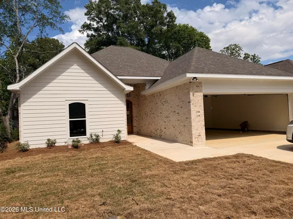 198 Lake Harbor Rd, Brandon, MS 39047