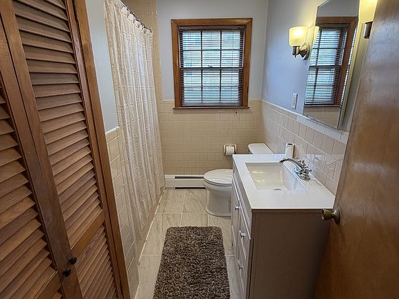 3rd image of 71 Appleton St