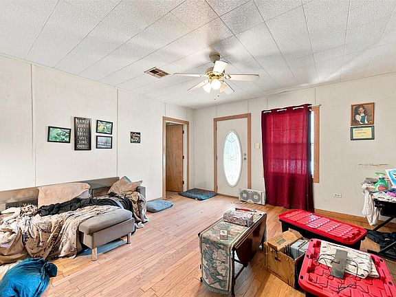 3rd image of 405 NE 4th St