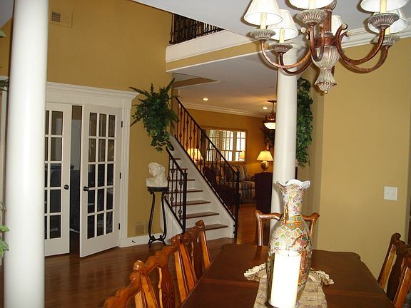1271 Bridgepointe Dr, Collierville, TN 38017