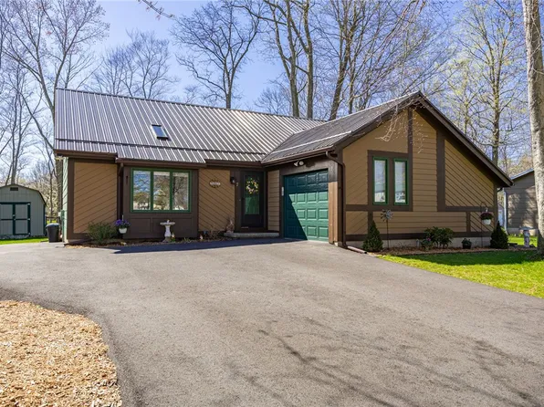 7 Pickett Ln, Hilton, NY 14468