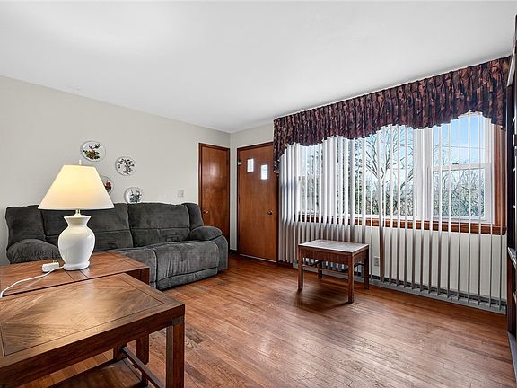 3rd image of 1461 Lynnwood Dr