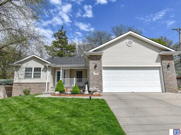 1420 N 69th St, Lincoln, NE 68505
