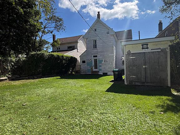 4th image of 23 W Clay Ave