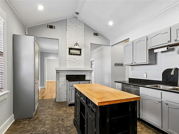 3rd image of 4462 Eastern St