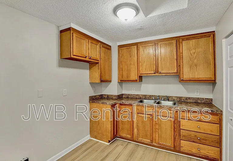 2150 Prospect St — Photo 2