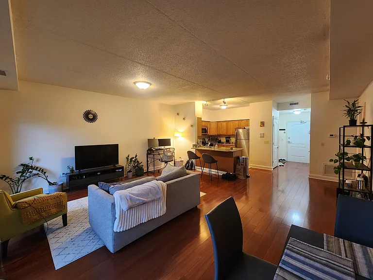 2318 N Milwaukee Ave #201 — Photo 10