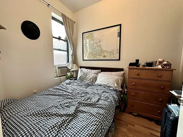 262 W 24th St #5C — Photo 6