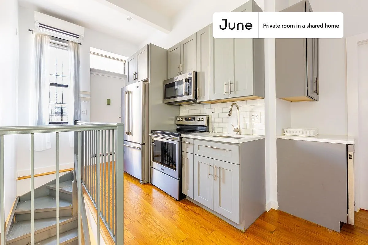 Full bedroom in 4 bed/2 bath home in Ridgewood #1466 C — Photo 4
