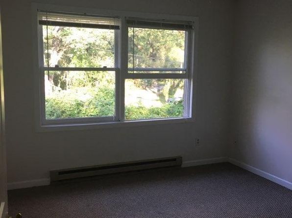 284 N Washington St UNIT B, Belchertown, MA 01007