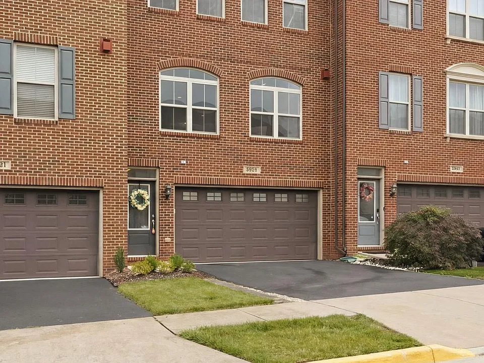 6833 William White Way