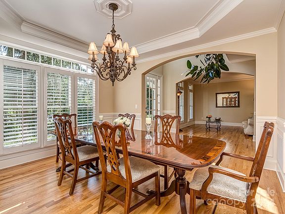 5th image of 7605 Brookmont Ln #195
