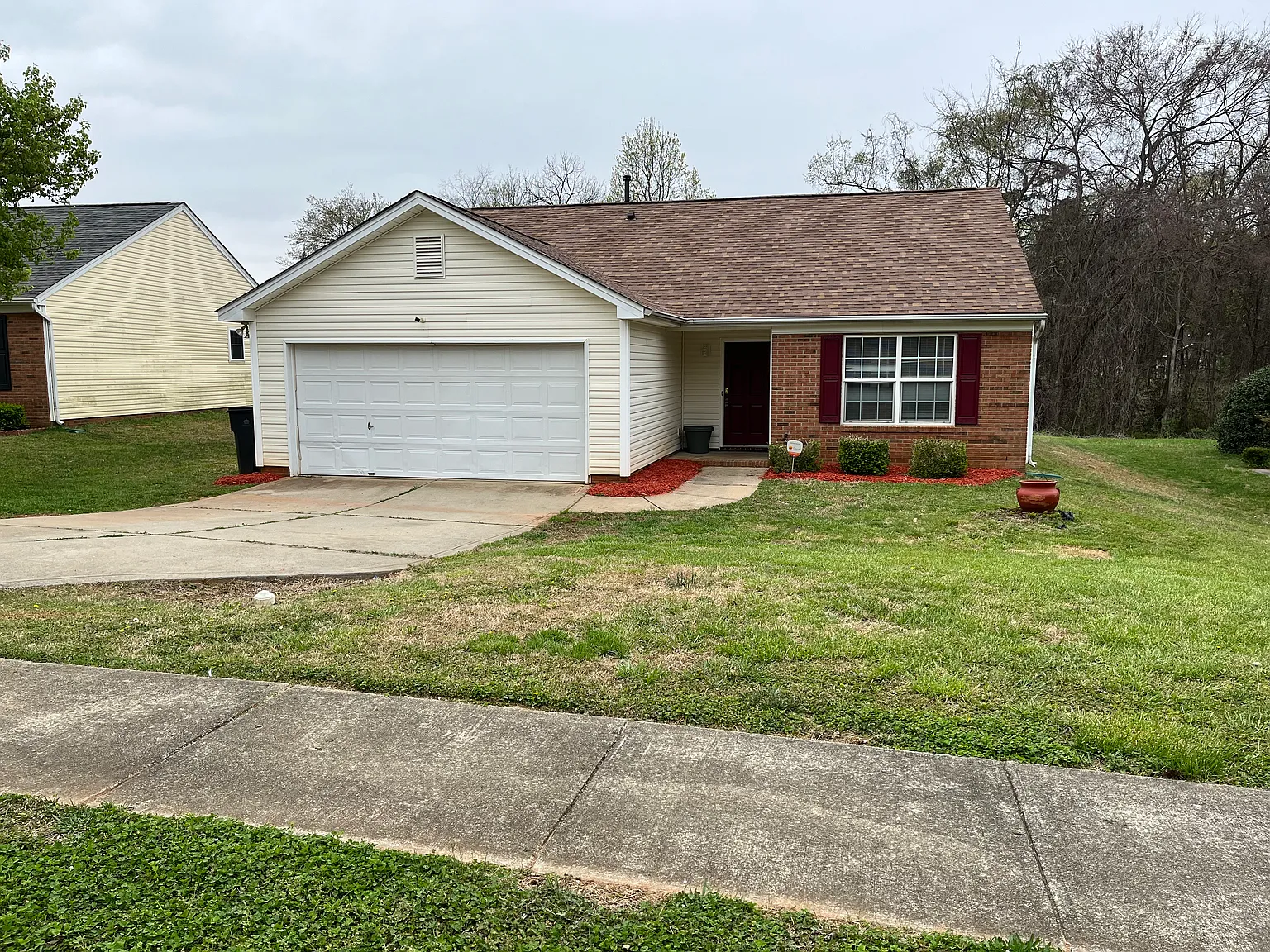 3 bed, 1204 sqft, $1,950 — Photo 1