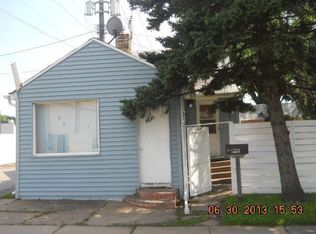 910 37th Ave NE, Minneapolis, MN 55421