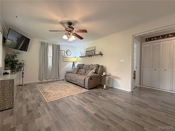 3rd image of 1158 Stony Point Rd