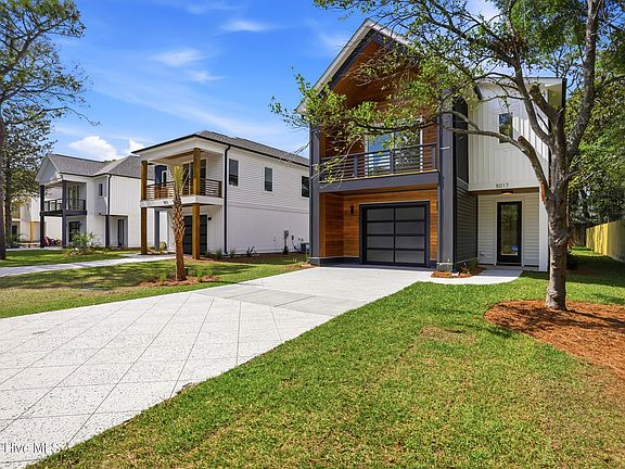 3rd image of 5017 Peachtree Avenue