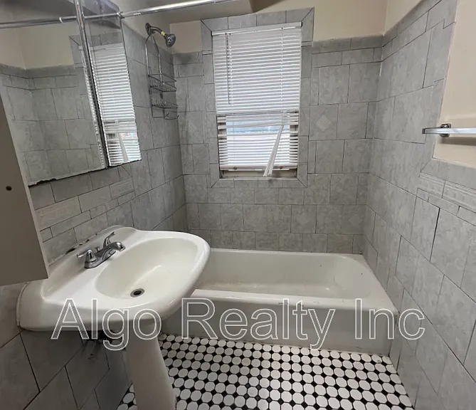 2419 Plymouth Ave N #101 — Photo 8