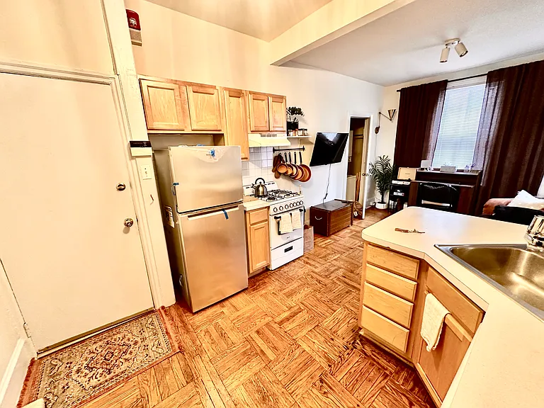 4253 Ridge Ave #2R — Photo 5